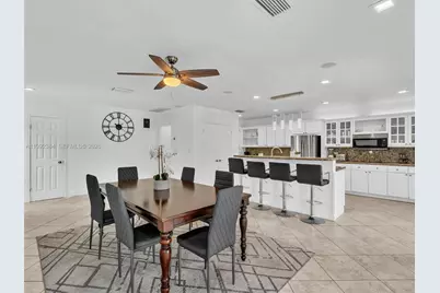 413 Tamarind Dr, Hallandale Beach, FL 33009 - Photo 18