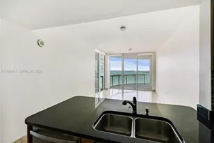 480 NE 30th St, Miami, FL 33137 - Photo 8