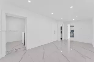 875 E 8th St, Hialeah, FL 33010 - Photo 22