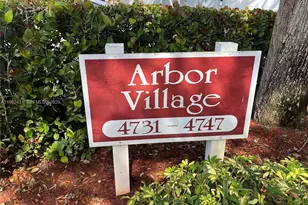 4731 Grapevine Wy, Davie, FL 33331 - Photo 2