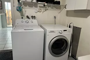 4731 Grapevine Wy, Davie, FL 33331 - Photo 8