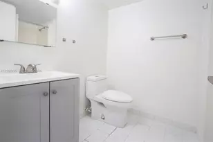 9441 Fontainebleau Blvd, Miami, FL 33172 - Photo 12