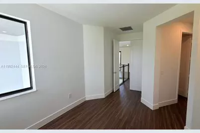 19708 NE 14th Ave, Miami, FL 33179 - Photo 10