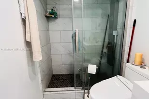 400 Kings Point Dr, Sunny Isles Beach, FL 33160 - Photo 16
