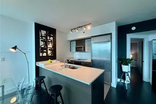 55 SE 6th St, Miami, FL 33131 - Photo 10