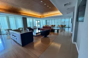 55 SE 6th St, Miami, FL 33131 - Photo 32