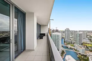 200 Biscayne Blvd Way, Miami, FL 33131 - Photo 2