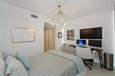 1000 Brickell Plz #3702, Miami, FL 33131 - Photo 14