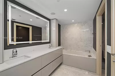 1000 Brickell Plz #3702, Miami, FL 33131 - Photo 42