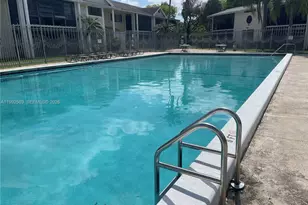 819 NE 199th St, Miami, FL 33179 - Photo 10