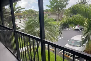 819 NE 199th St, Miami, FL 33179 - Photo 20