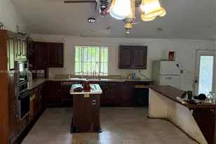 25201 SW 198th Ave, Homestead, FL 33031 - Photo 8