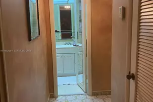 8135 Sunrise Lakes Blvd, Sunrise, FL 33322 - Photo 14