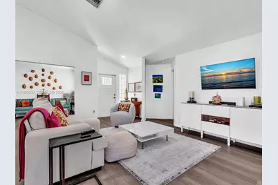 371 NW 101st Ter, Pembroke Pines, FL 33026 - Photo 8