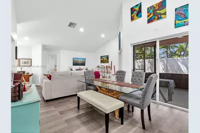 371 NW 101st Ter, Pembroke Pines, FL 33026 - Photo 14