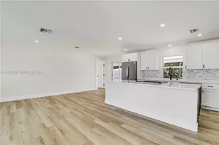 404 Highwood Cir, Jupiter, FL 33458 - Photo 6