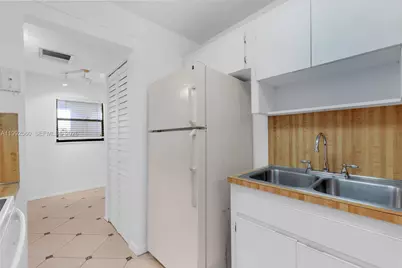 1021 Mockingbird Ln #302, Plantation, FL 33324 - Photo 8