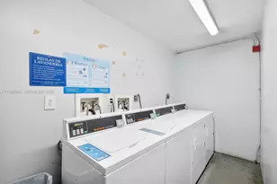 1720 NW N River Dr, Miami, FL 33125 - Photo 10