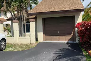 7010 SW 103rd Pl, Miami, FL 33173 - Photo 14