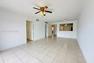 481 SW 113th Way, Pembroke Pines, FL 33025 - Photo 4