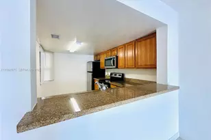 481 SW 113th Way, Pembroke Pines, FL 33025 - Photo 10