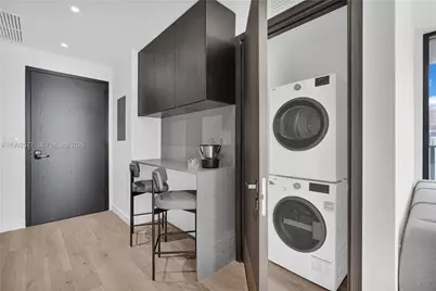 20 NE 11th St #2710, Miami, FL 33132 - Photo 26