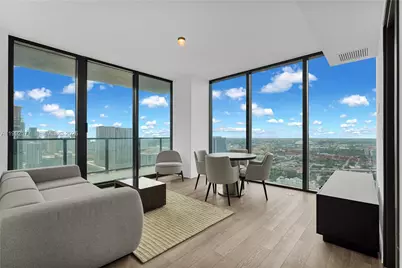 20 NE 11th St #2710, Miami, FL 33132 - Photo 20