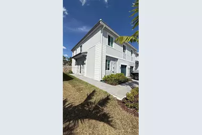 679 SE 13th St Cir, Homestead, FL 33034 - Photo 14