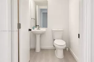 1088 SW 144th Ave, Pembroke Pines, FL 33027 - Photo 6