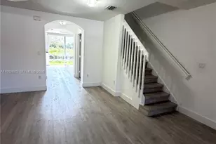 1088 SW 144th Ave, Pembroke Pines, FL 33027 - Photo 4