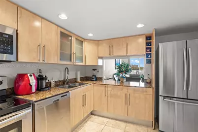 1170 NE 191st St #35, Miami, FL 33179 - Photo 8
