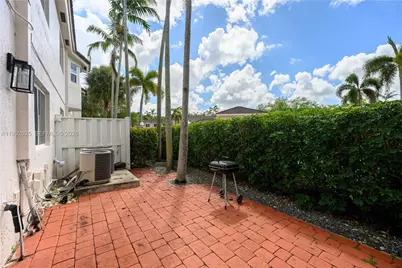 7760 NW 22nd St #103, Pembroke Pines, FL 33024 - Photo 14