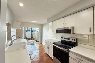 7522 SW 109th Pl, Miami, FL 33173 - Photo 8