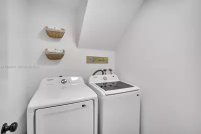 9732 NW 32nd St, Doral, FL 33172 - Photo 20