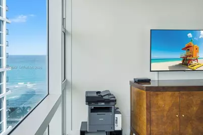 6801 Collins Ave #1414, Miami Beach, FL 33141 - Photo 2