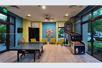 8002 NW 43rd St, Doral, FL 33166 - Photo 40