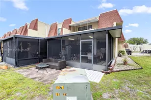 8920 Palm Tree Ln, Pembroke Pines, FL 33024 - Photo 36