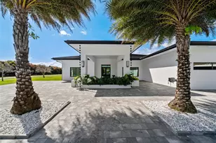 17950 SW 192nd St, Miami, FL 33187 - Photo 2