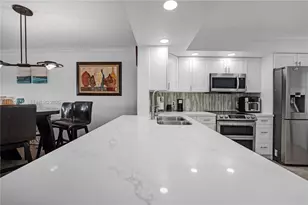 850 SW 138th Ave, Pembroke Pines, FL 33027 - Photo 8