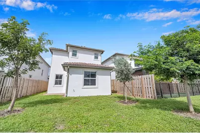 2300 NW 130th St, Miami, FL 33167 - Photo 18