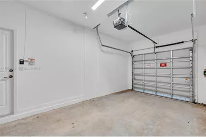 2300 NW 130th St, Miami, FL 33167 - Photo 28