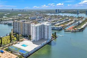 301 174th St, Sunny Isles Beach, FL 33160 - Photo 40