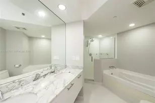 55 SE 6th St, Miami, FL 33131 - Photo 20