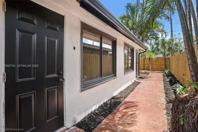 907 SW 15th Ter #1-2, Fort Lauderdale, FL 33312 - Photo 2