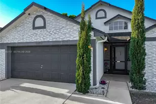 10052 Sandbar St, Orlando, FL 32825 - Photo 4