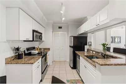 17100 N Bay Rd #1301, Sunny Isles Beach, FL 33160 - Photo 6