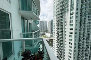 41 SE 5th St, Miami, FL 33131 - Photo 14