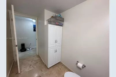41 SE 5th St #1505, Miami, FL 33131 - Photo 12
