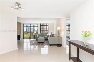 20400 W Country Club Dr, Aventura, FL 33180 - Photo 22
