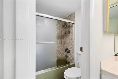 20400 W Country Club Dr #605, Aventura, FL 33180 - Photo 14